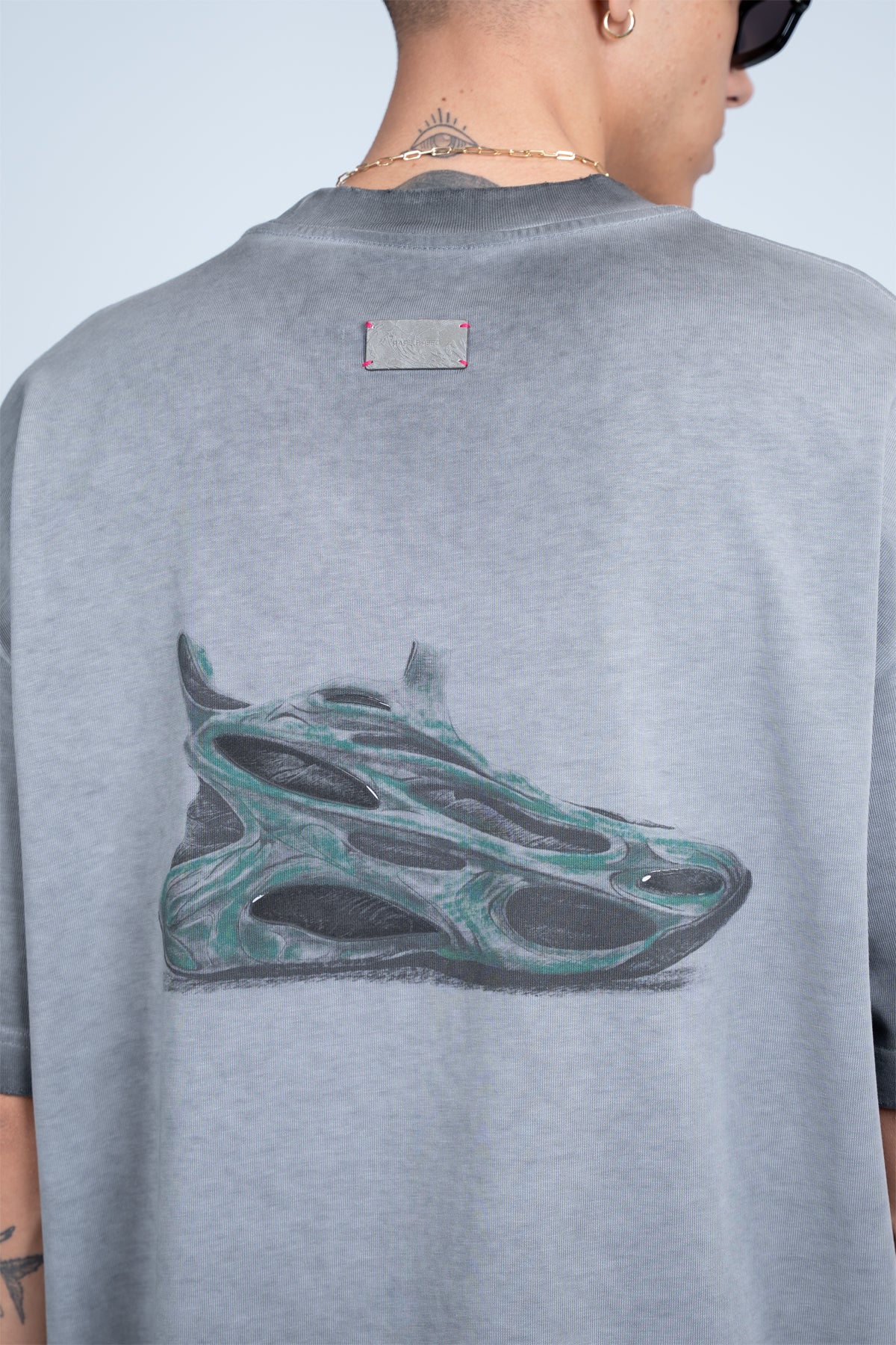 OUTSOLE ARTIFACT T-SHIRT - GRAY